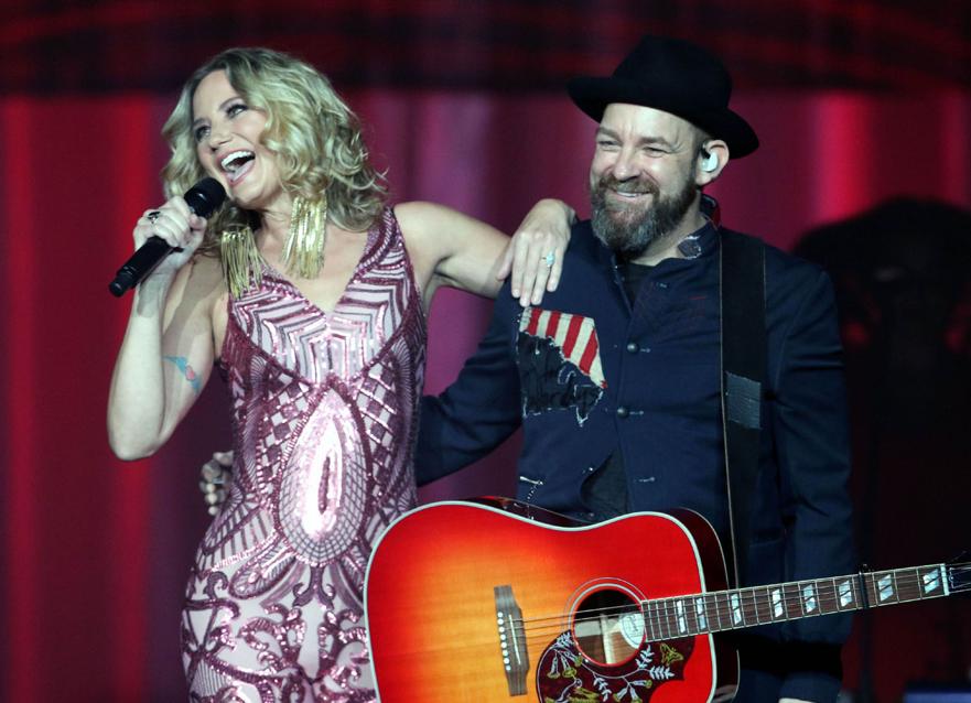 Concert photos Sugarland plays first Atlanta show in five years Gas